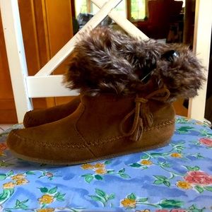 Minnetonka Brown Suede Ankle Boots